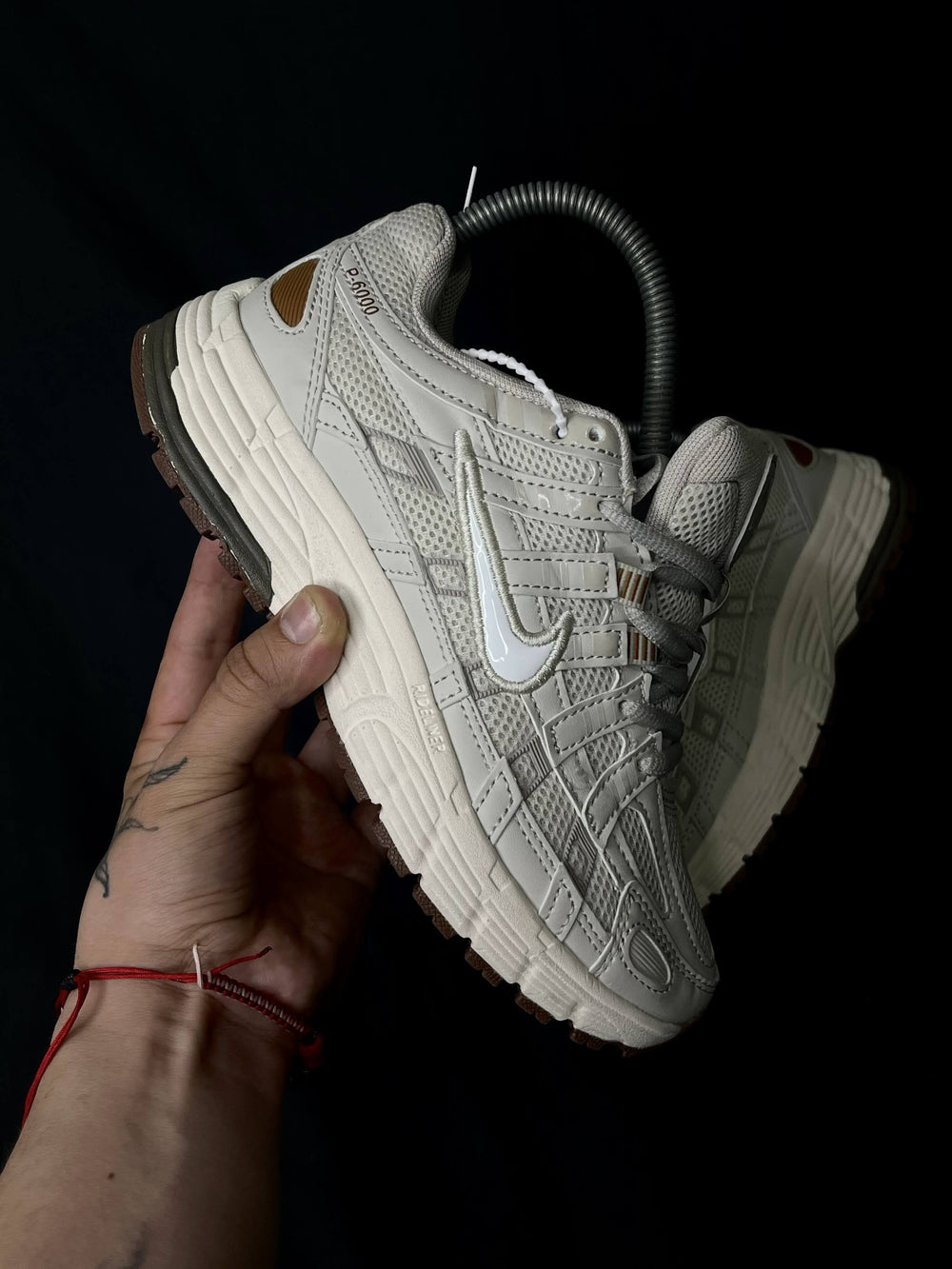 Nike P-6000 Beige y Gris