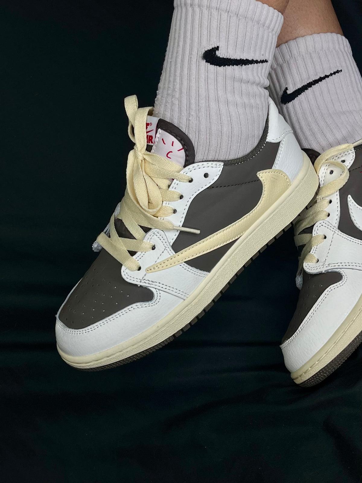 Air Jordan Retor 1 Low x Travis Scott Reverse Mocha