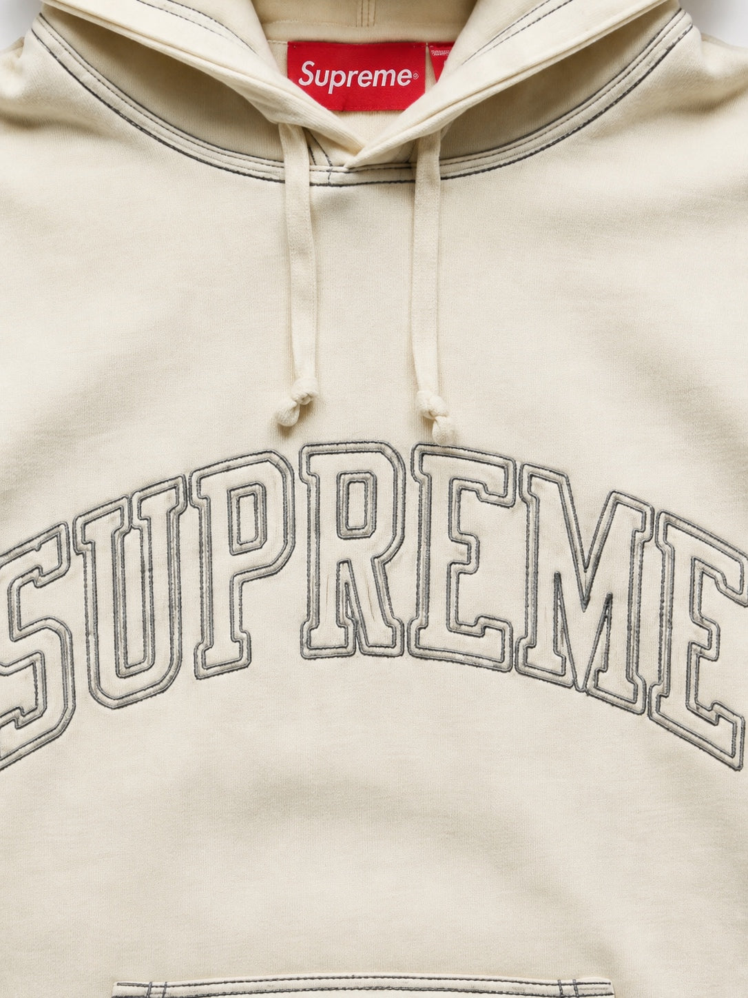 Buzo Hoodie Supreme Contrast Stitch - Crema