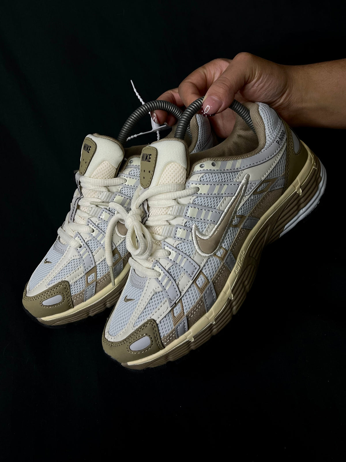 Nike P-6000 Caqui y Beige