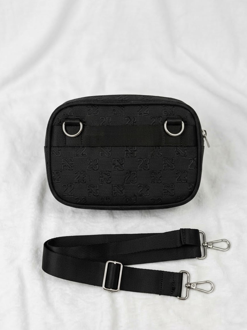 Bolso Crossbody Jordan Monogram Negro / Triple Black con Logo Metálico