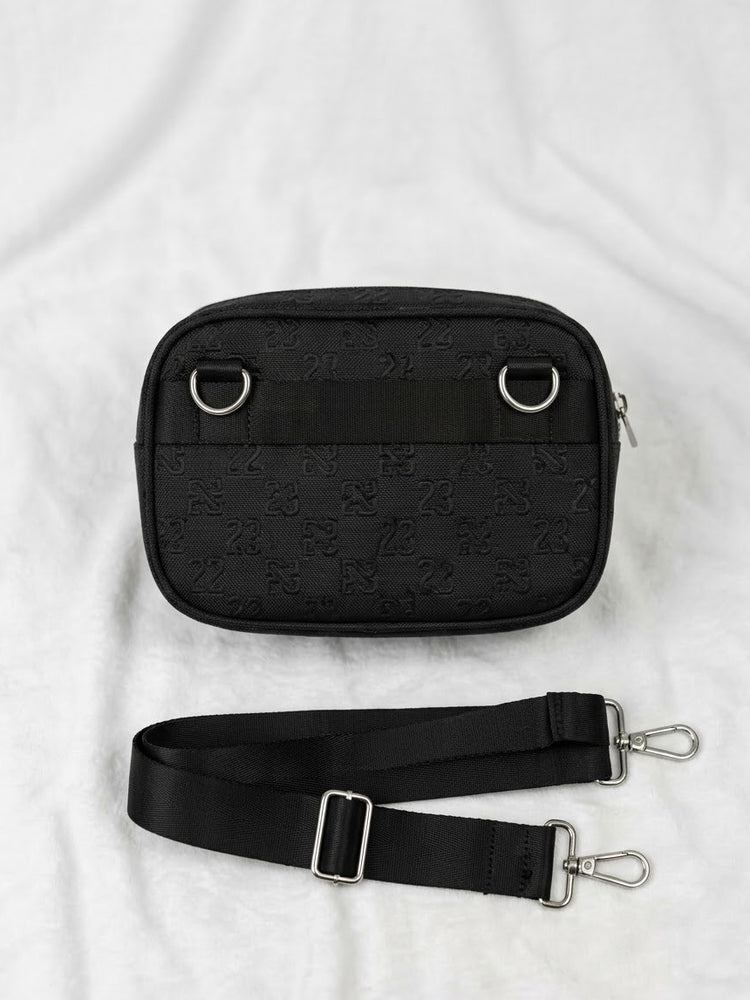 Bolso Crossbody Jordan Monogram Negro / Triple Black con Logo Metálico