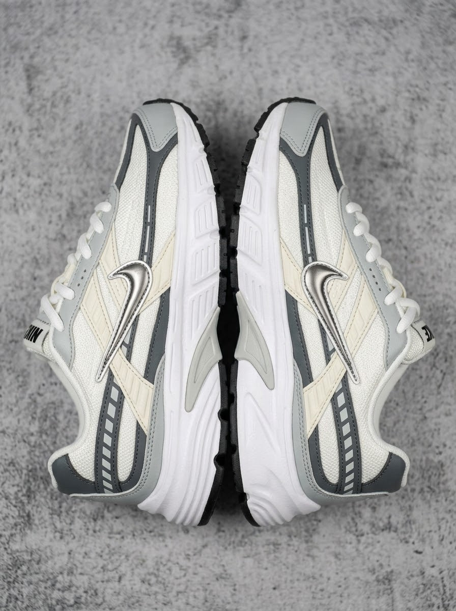 Nike Initiator Plateado Metalizado