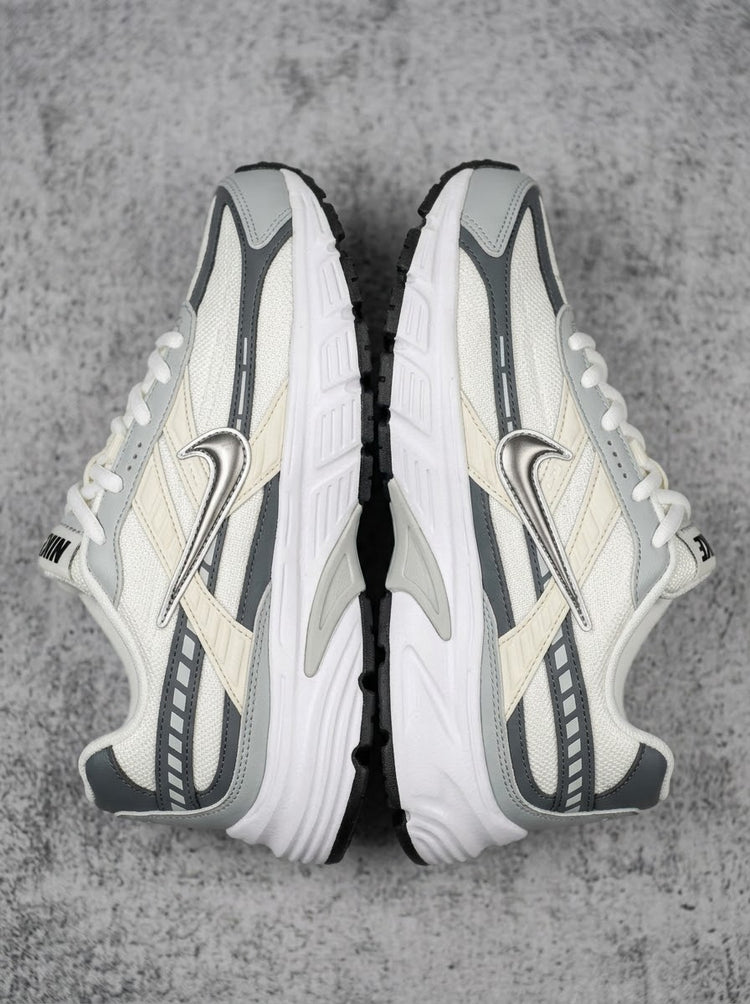 Nike Initiator Plateado Metalizado