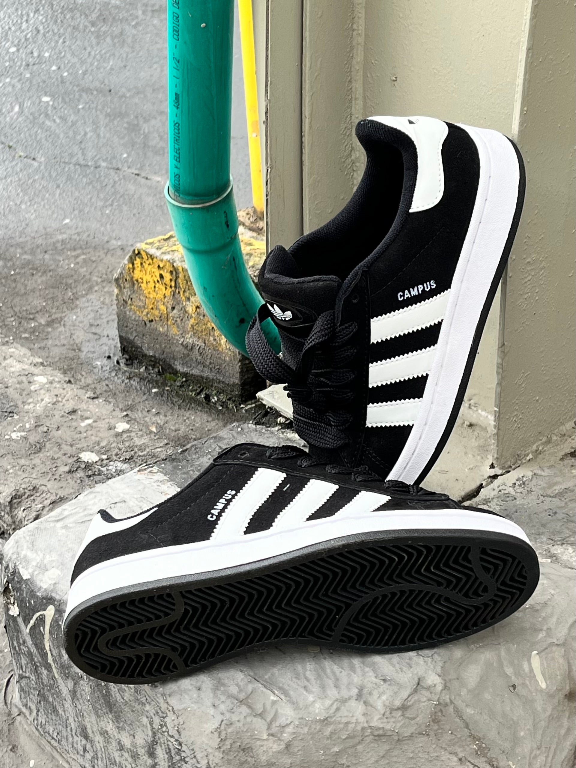 Adidas Campus 00s