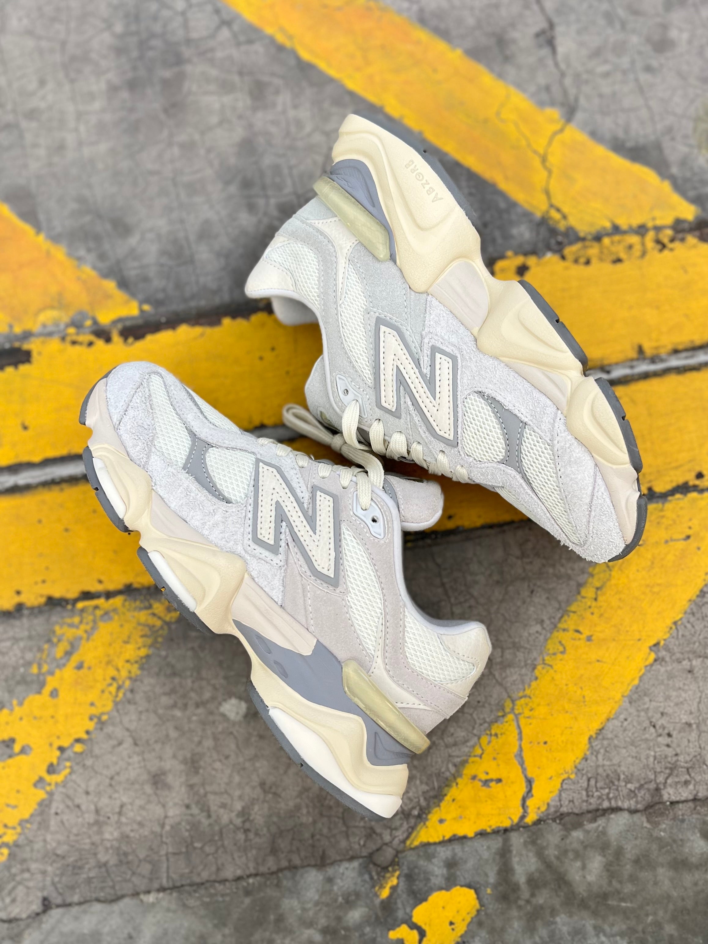 New Balance 9060