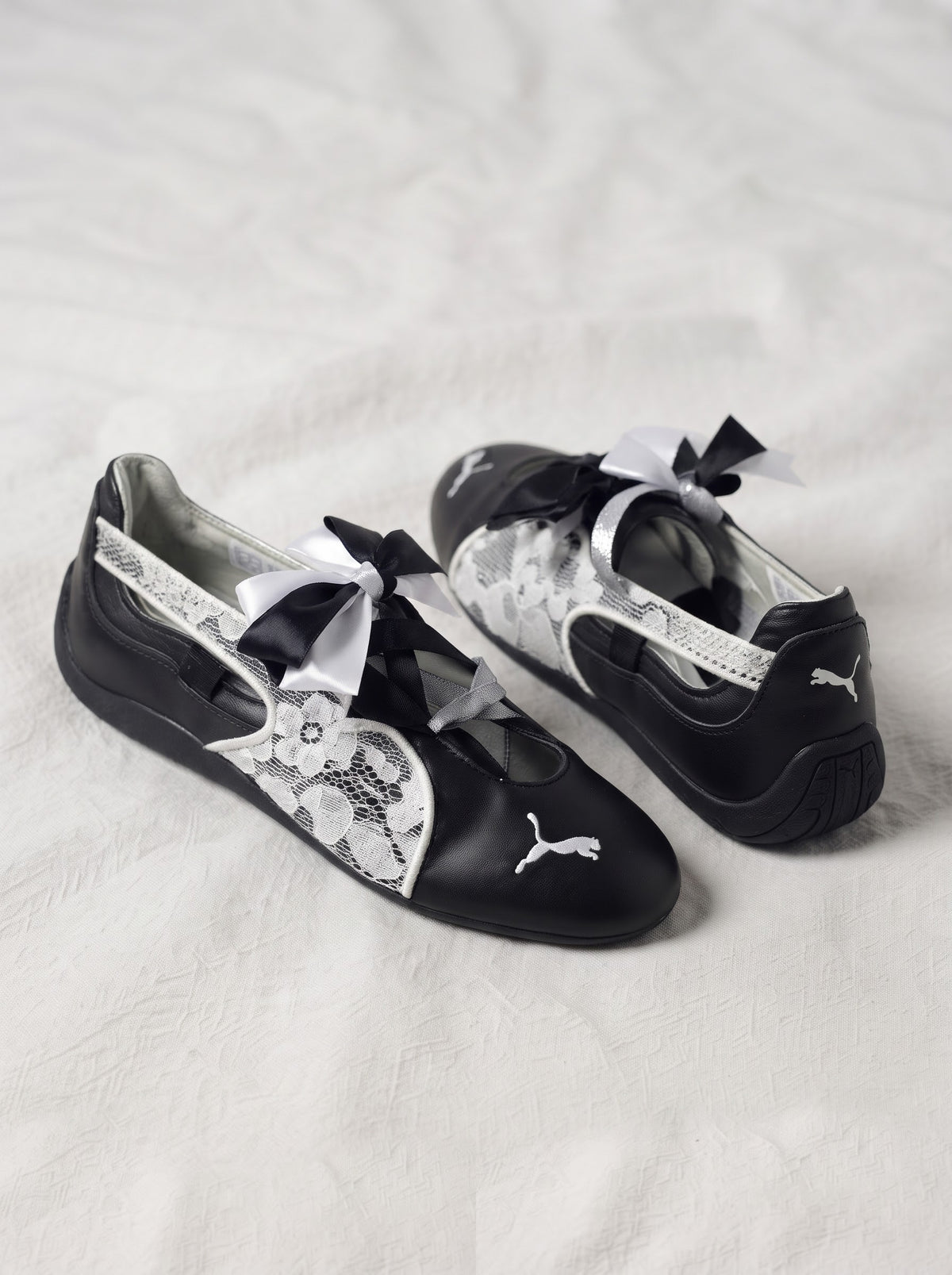 Puma Mary Jane / Ballerina Negro con Encaje Blanco y Moños