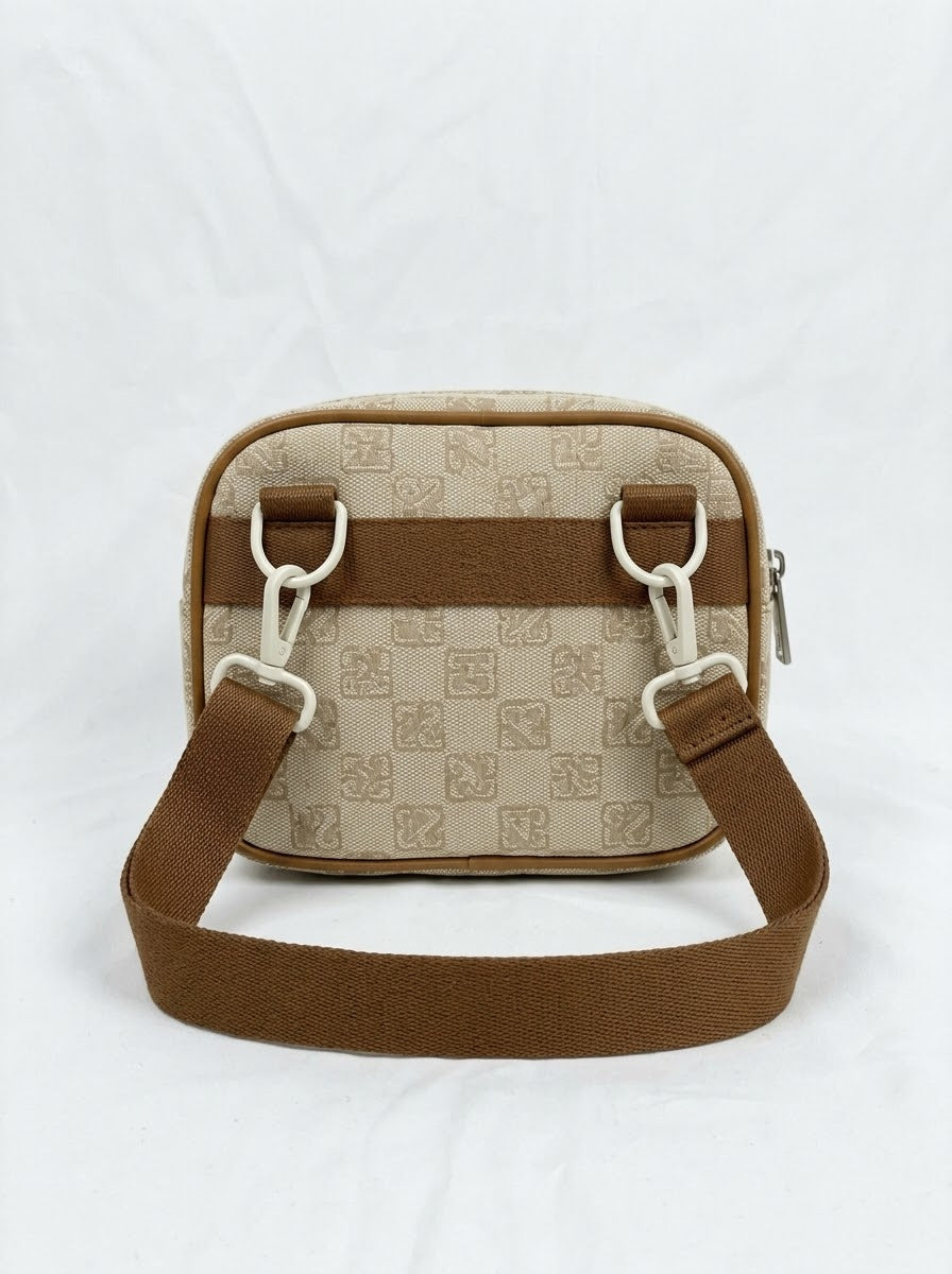 Bolso Crossbody Jordan Monogram Beige / Crema y Café Camel