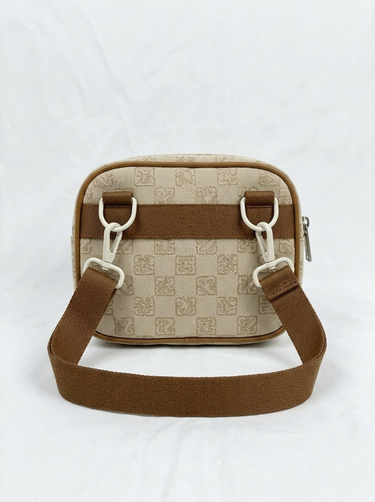 Bolso Crossbody Jordan Monogram Beige / Crema y Café Camel