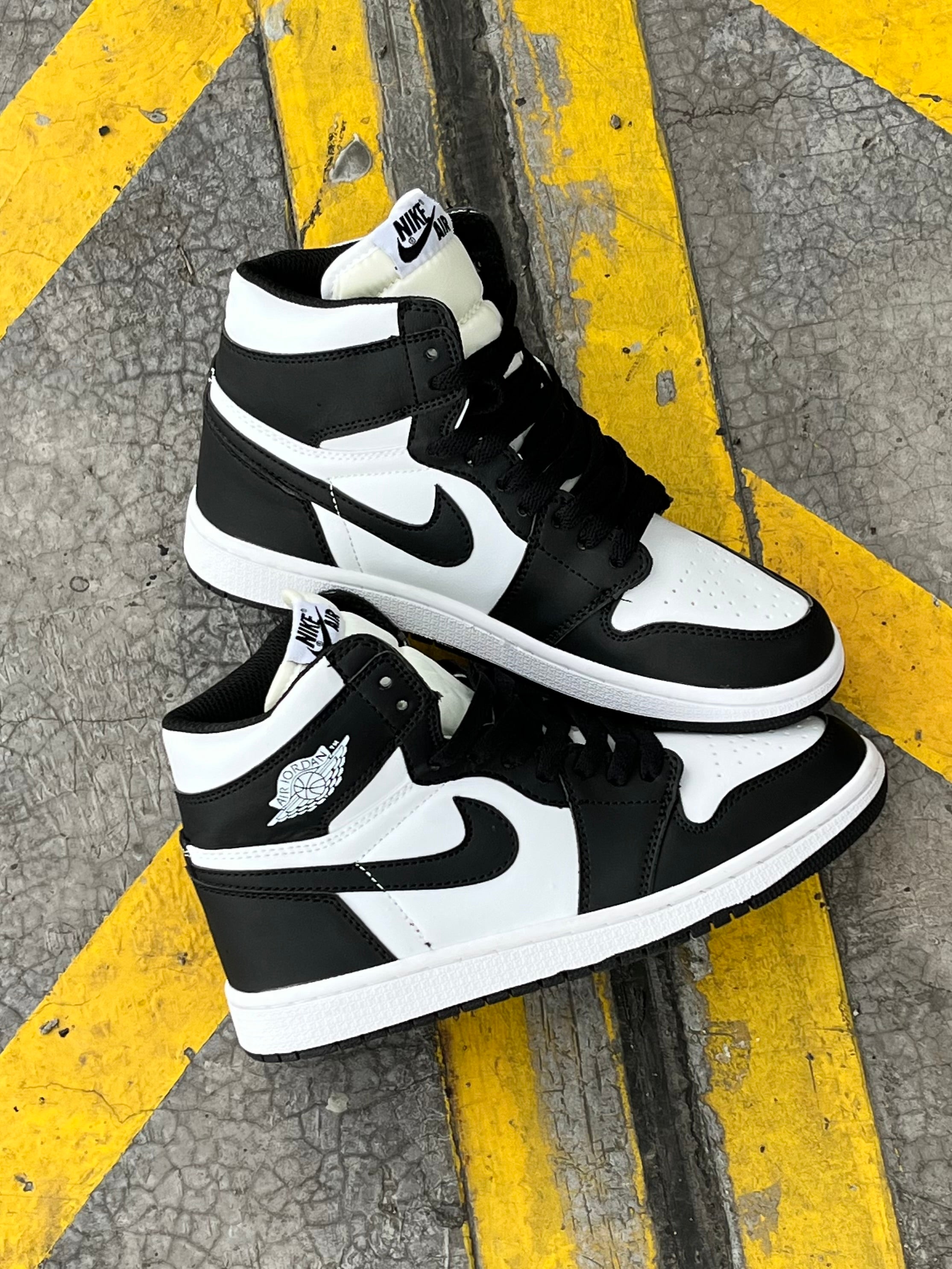 Air Jordan 1 High Blanco Negro