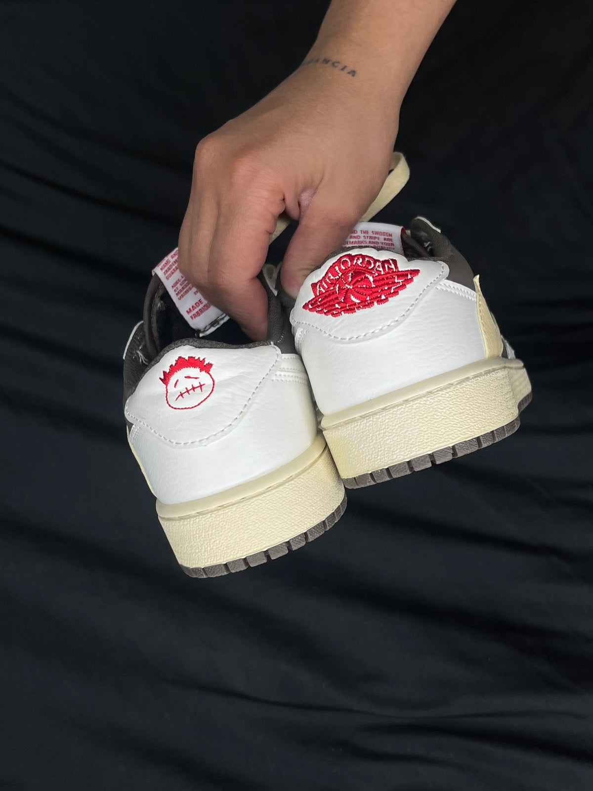 Air Jordan Retor 1 Low x Travis Scott Reverse Mocha