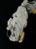 New Balance 9060 Beige y Amarillo