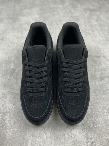 Nike Air Force 1 Low Negro Total Gamuza