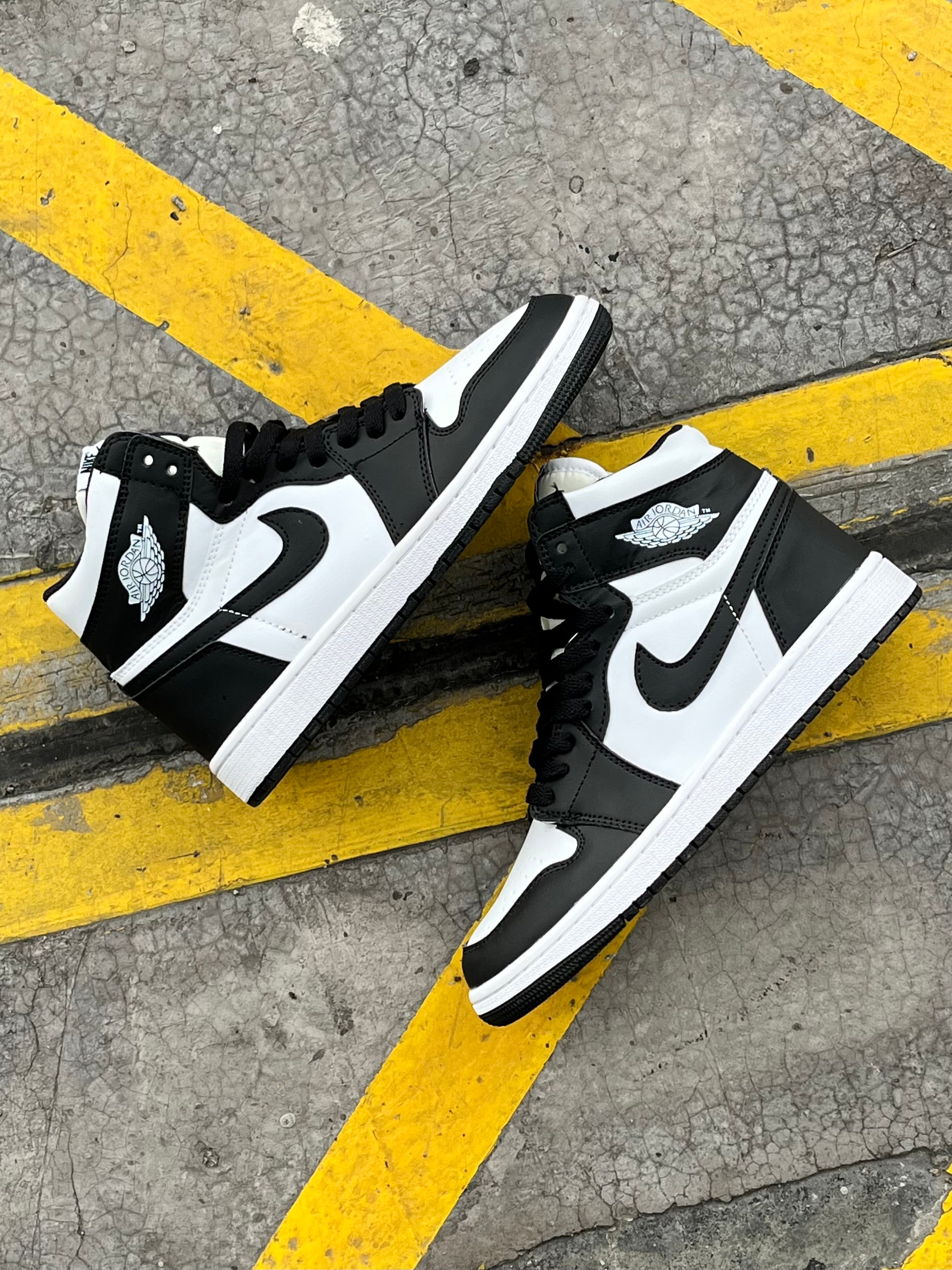 Air Jordan 1 High Blanco Negro