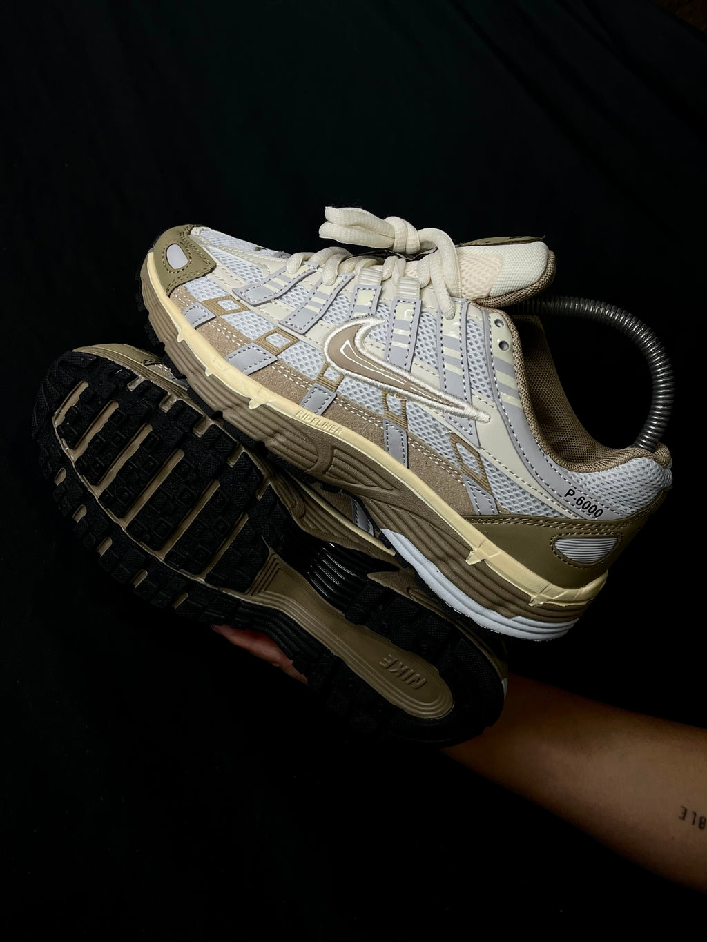 Nike P-6000 Caqui y Beige