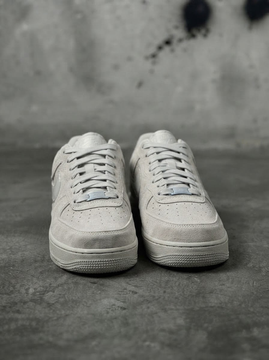 Nike Air Force 1 Low Gamuza Gris Claro