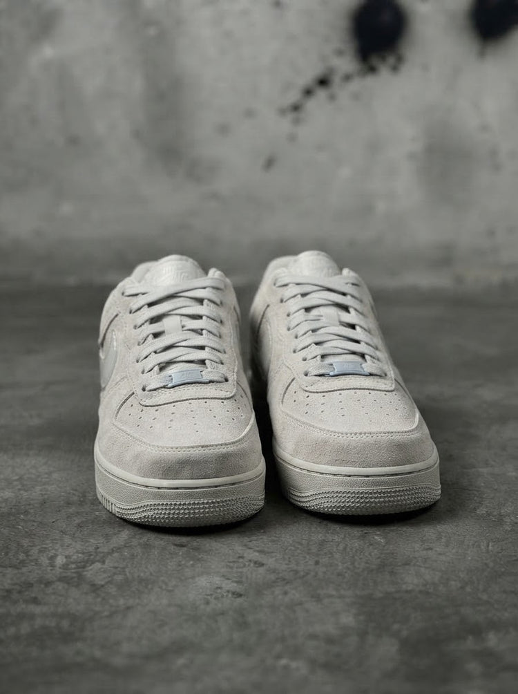 Nike Air Force 1 Low Gamuza Gris Claro