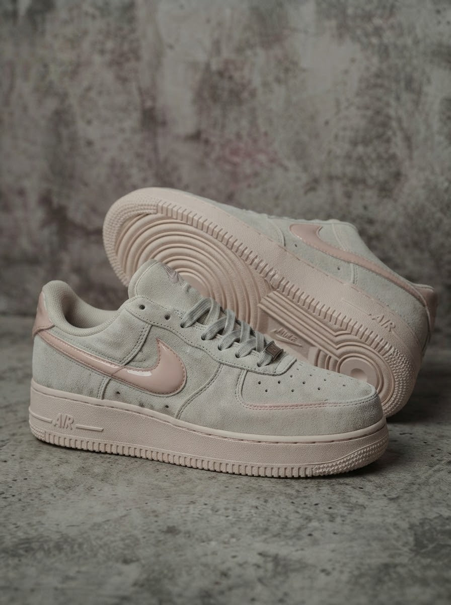 Nike Air Force 1 Low Gamuza Nude/Rosa Pastel