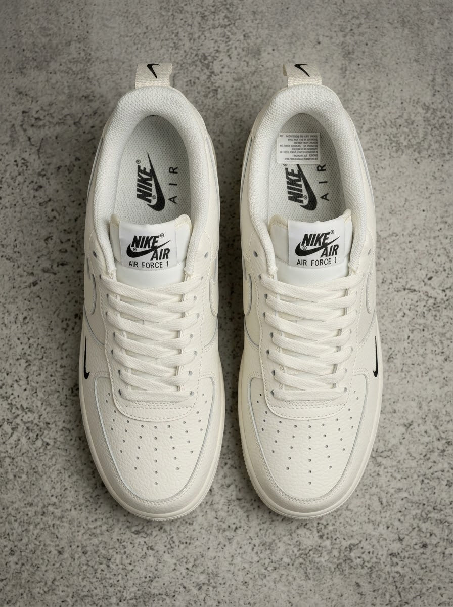 Nike Air Force 1 Low Crema/Negro con Pull-Tab Edición