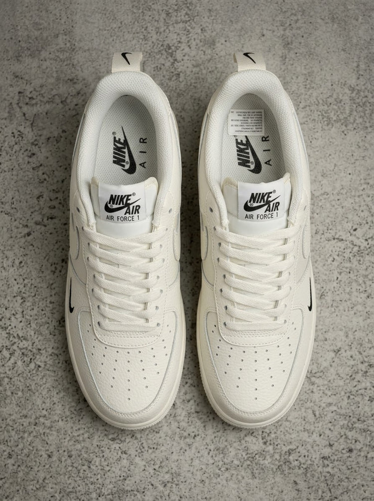 Nike Air Force 1 Low Crema/Negro con Pull-Tab Edición