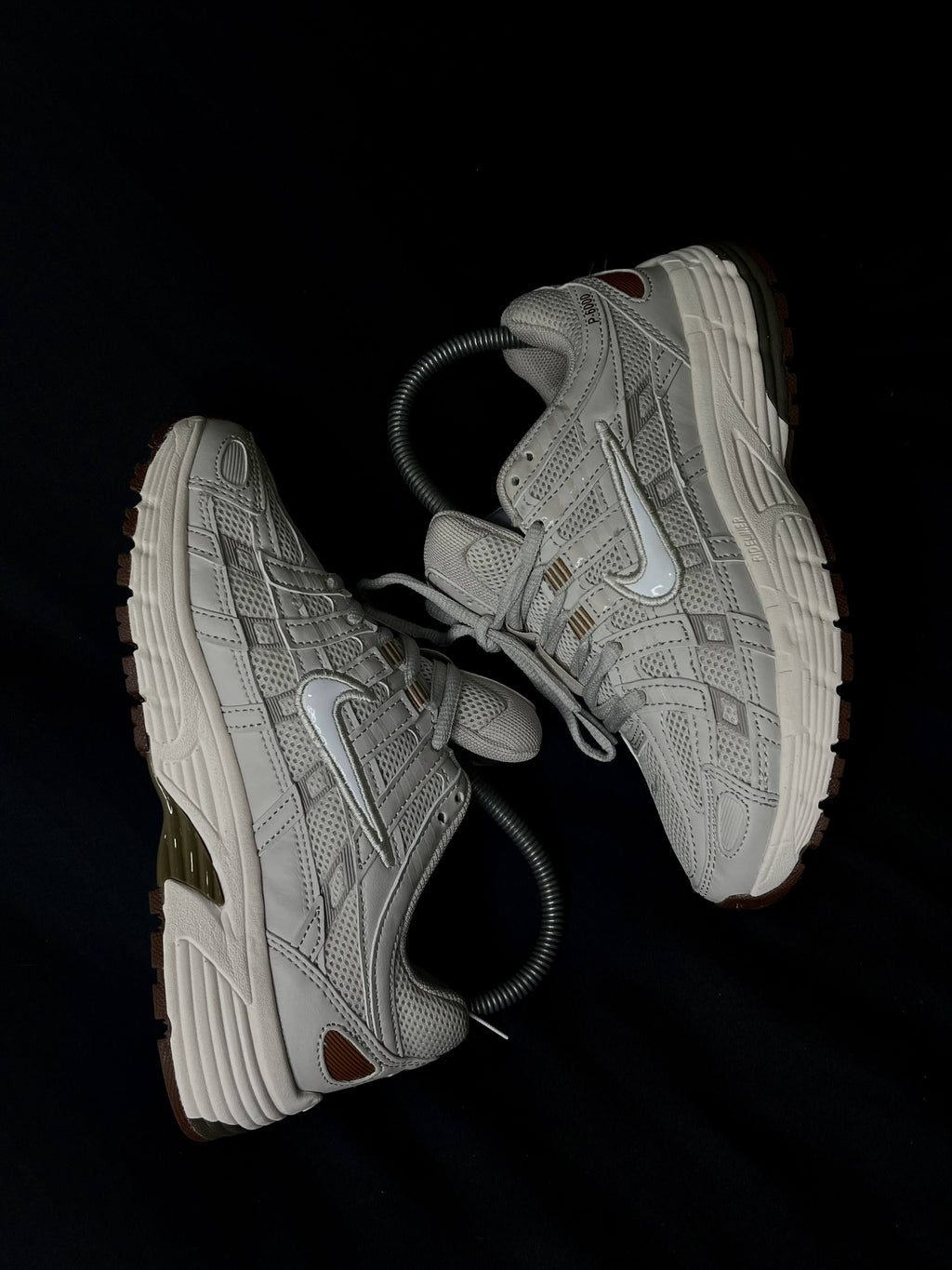 Nike P-6000 Beige y Gris