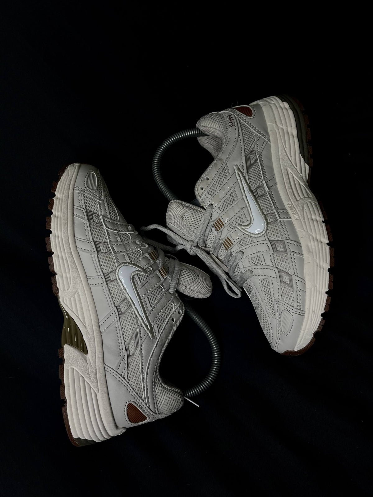 Nike P-6000 Beige y Gris